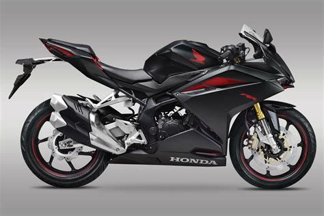 Honda motorcycle 250 cc: kick starter foot sound