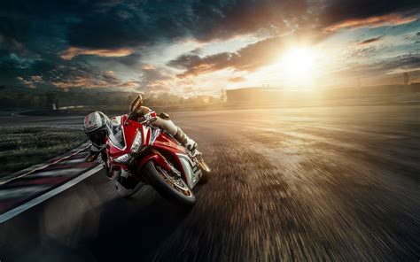 Honda motorcycle: approaches at medium speed, stalls - sound effect