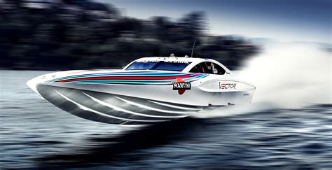 Power boat: moving at a constant speed - sound effect