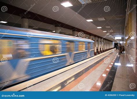 At the metro station, train arrival - sound effect