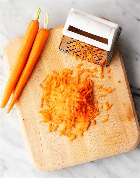 Grate carrots (2) - sound effect