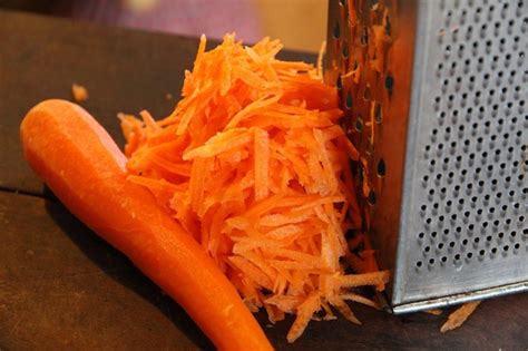 Grate carrots (2) - sound effect