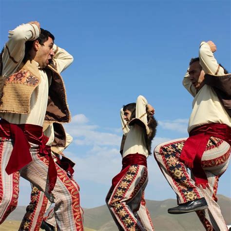 Traditional armenian folk dance (nino) - sound effect