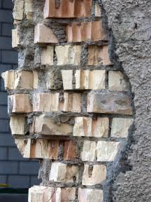 Fragments of bricks, falling stones, crumbling rocks - sound effect