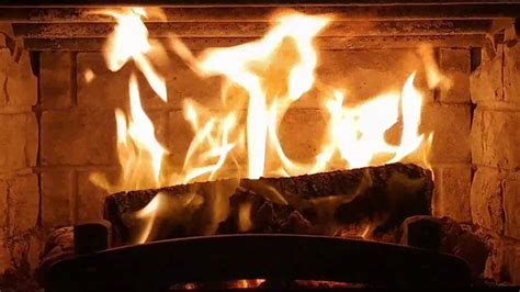 Fire in the fireplace (loop) - sound effect