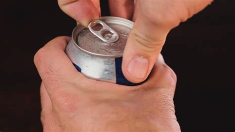 Opening a can of beer - sound effect