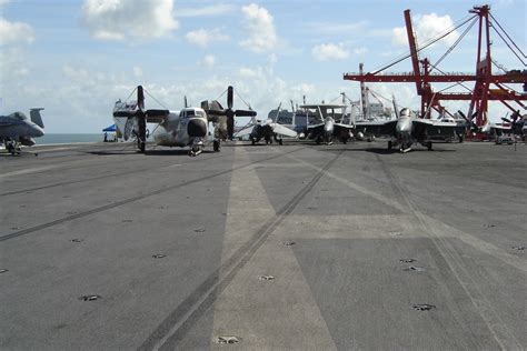 Deck, sounds on the deck of an aircraft carrier