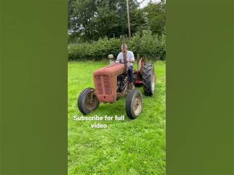 Steam tractor starts and drives away (2) - sound effect