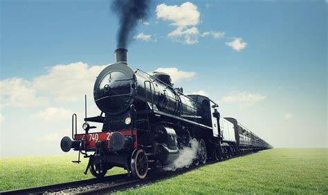 Steam locomotive rides at a fast speed, sound of wheels - sound effect