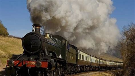 Steam locomotive starts off - sound effect