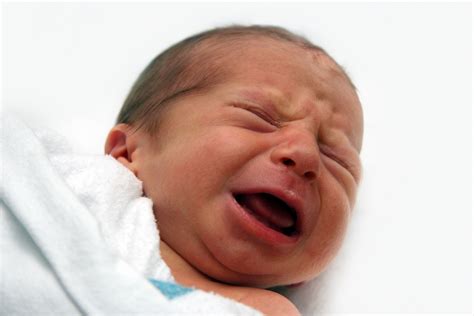 Crying newborn - sound effect