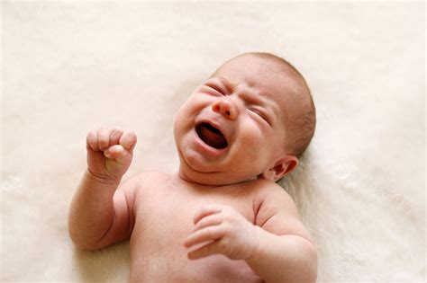 Crying newborn (2) - sound effect