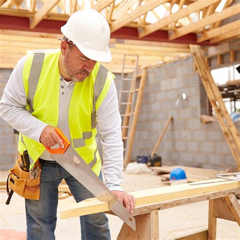 Carpentry work: hammer and power saw - sound effect