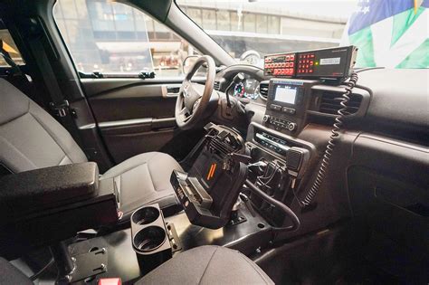 Police car (recorded from inside) - sound effect