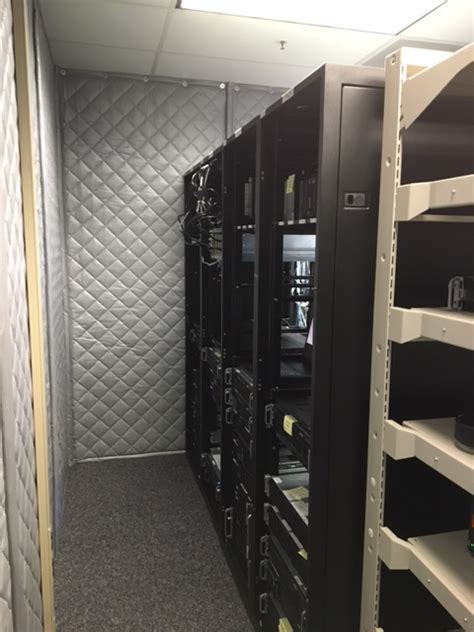 Server room, computer noise - sound effect