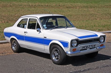 Auto ford escort: driving, slow speed - sound effect