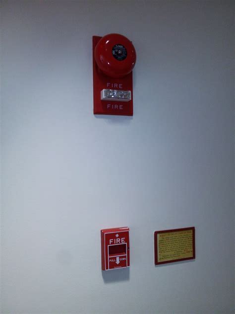 Fire alarm in an office building (slow beep)