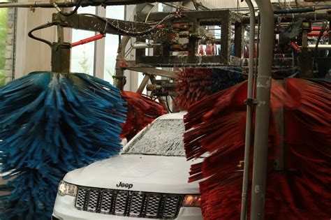 Auto, the car passes through an automatic car wash - sound effect