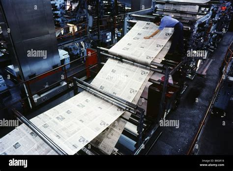 Newspaper press work, factory (2) - sound effect