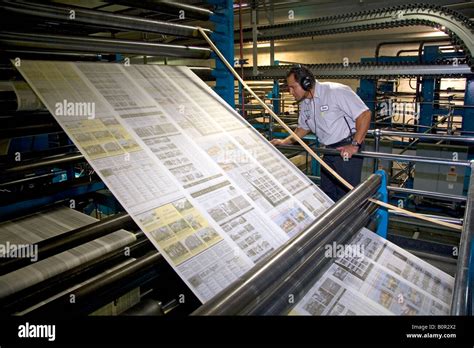 Newspaper press work, factory - sound effect