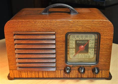 Radio 1940: philco tabletop (2) - sound effect