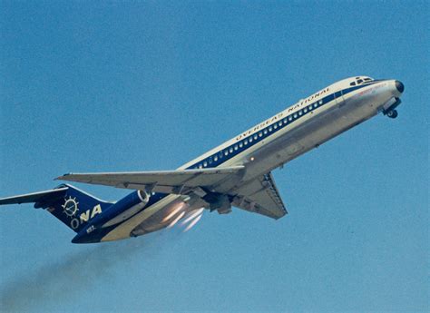 Jet dc-9 takes off - sound effect