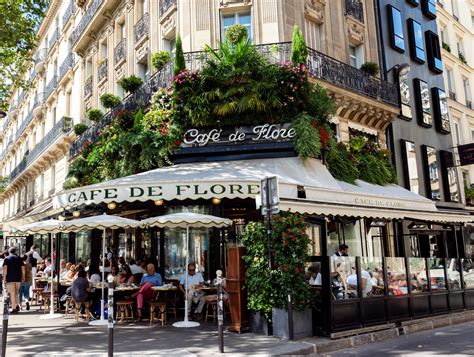 Restaurant, cafe on the street: voices, dishes, chirping birds - sound effect