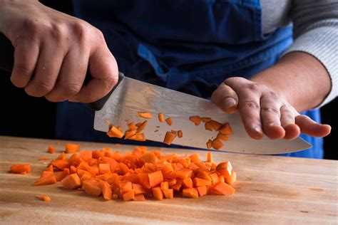 Chopping with a machete - sound effect