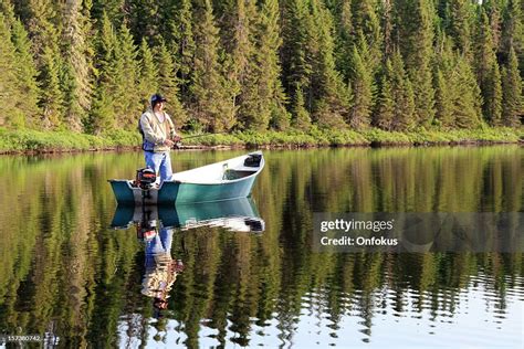 Fishing on a quiet lake - sound effect