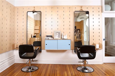 Hair salon: chair up and down - sound effect