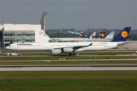 Airbus a340 jet: landing, sound from the cabin