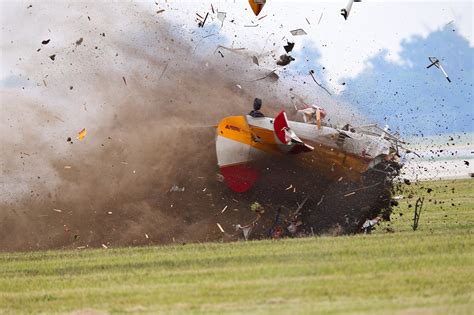 Plane crash, air crash - sound effect