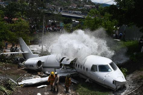 Plane crash, air crash - sound effect