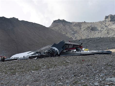 Plane crashes into a mountain - sound effect