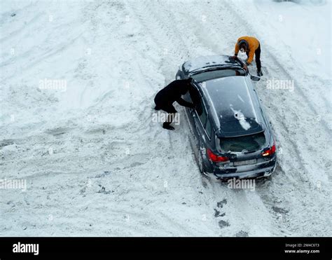 Car is stuck in the snow, slips in a snowdrift (4) - sound effect