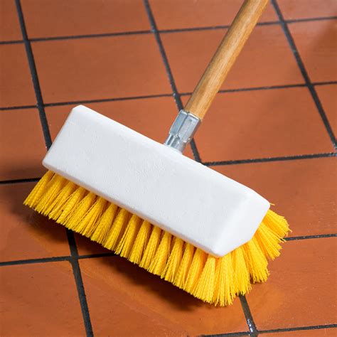 Floor brush: floor sweeping - sound effect