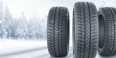 Car tires, wheels creaking in the snow - sound effect