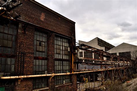 Noise and hum of an old abandoned factory - sound effect