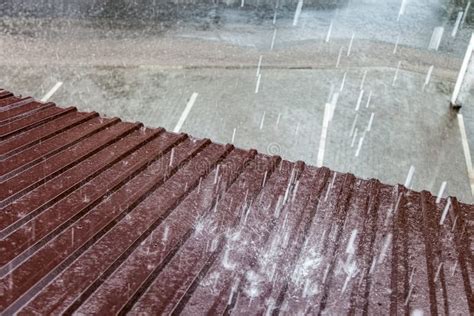 Strong sound of rain on a metal roof - sound effect