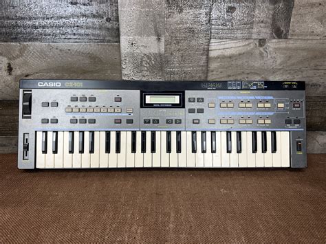 Casio synthesizer: buzzing noise - sound effect