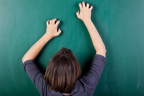 Nail scraping on blackboard - sound effect