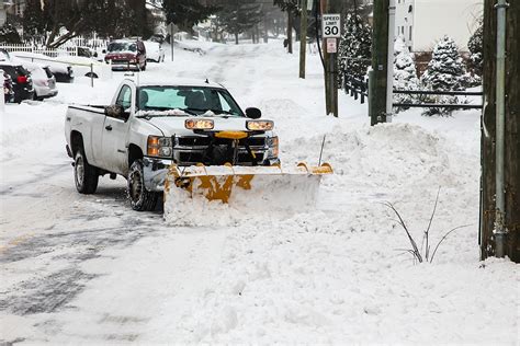 Snow plow running - sound effect