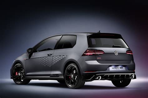 Volkswagen golf gti car passing by - sound effect