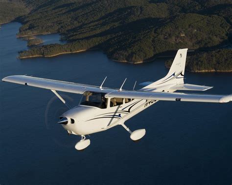 Cessna biplane flying by (3) - sound effect