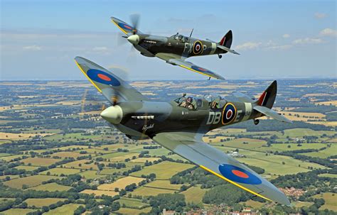 Spitfire fighter (3) - sound effect