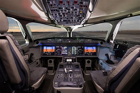 Aircraft cockpit: signals, sensors - sound effect