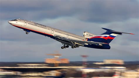 Tu-154 plane takes off - sound effect