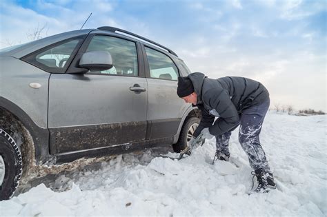 Car stuck in the snow (recording in the cabin) - sound effect