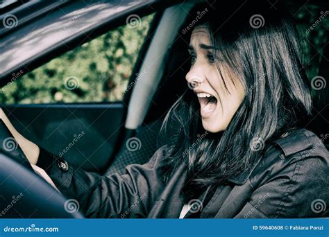 Scream in a car accident - sound effect