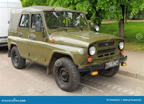 Uaz car: passing by - sound effect